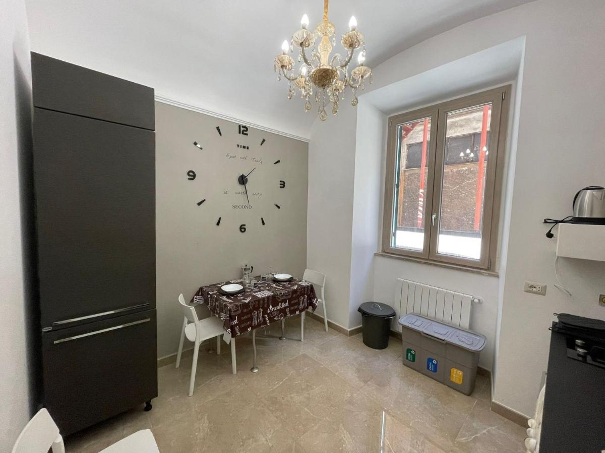 Apartamento Domus Enea - Colosseo Termini Roma